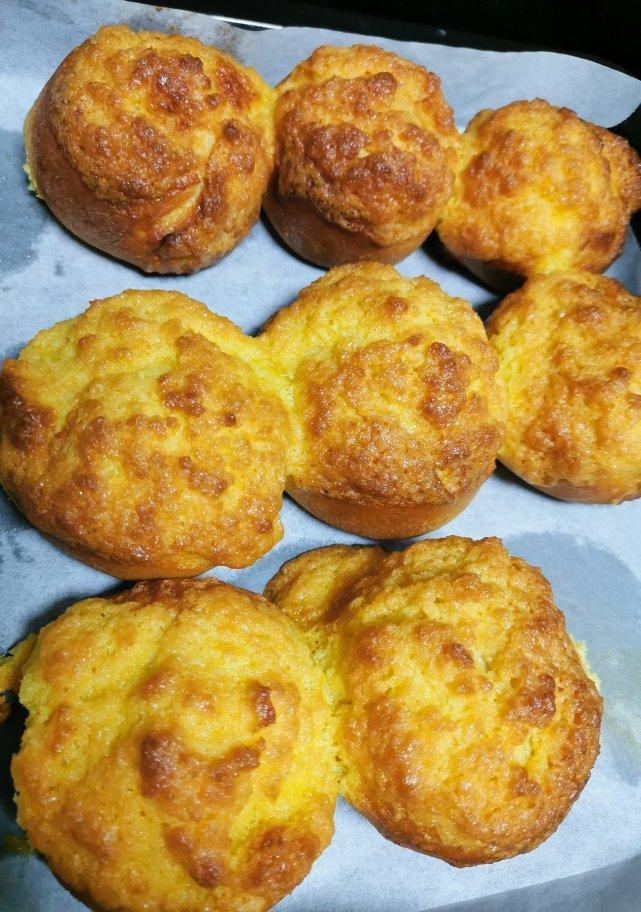 一次发酵同样松软的椰蓉小面包