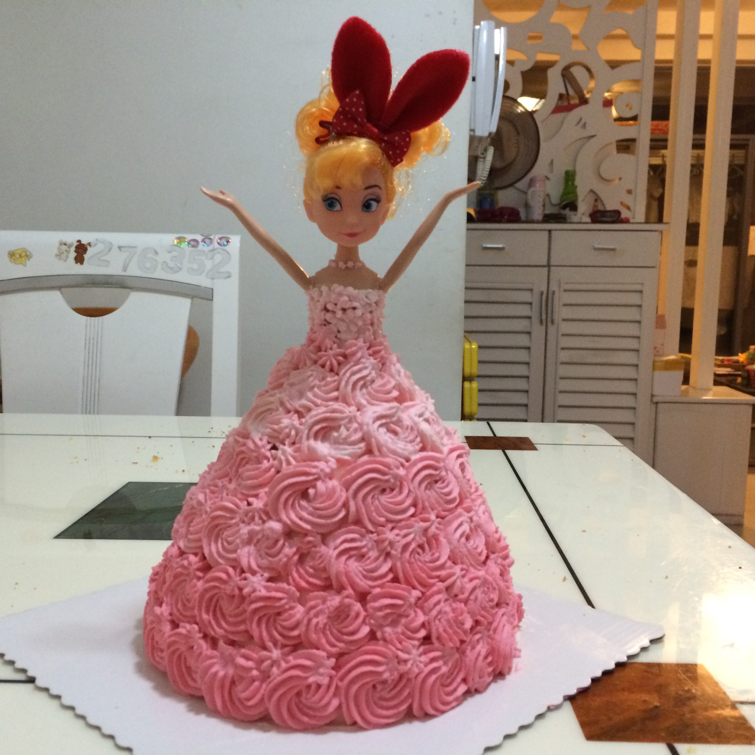 梦幻时尚的芭比蛋糕