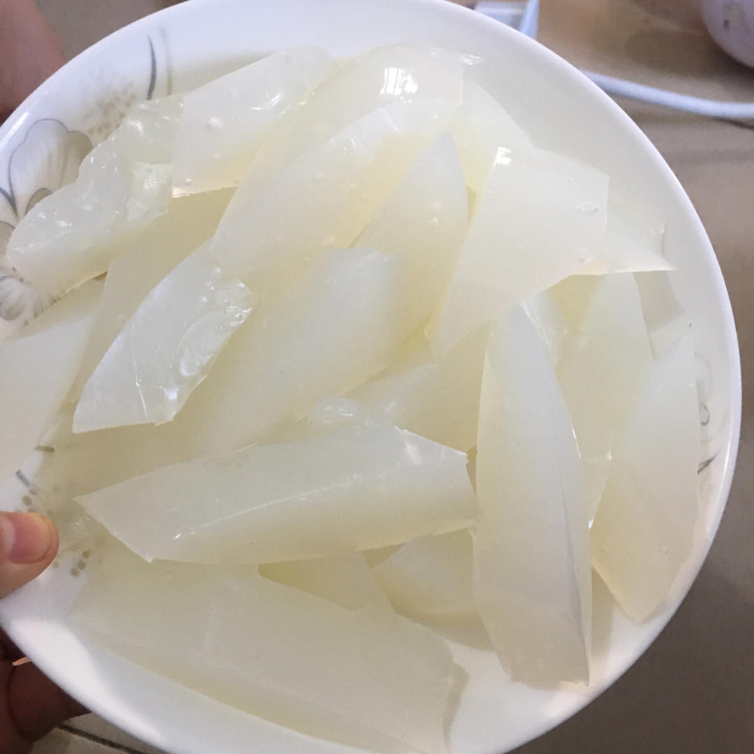 咱不跟过去过不去做的粉粿(甜的绿豆凉粉～)