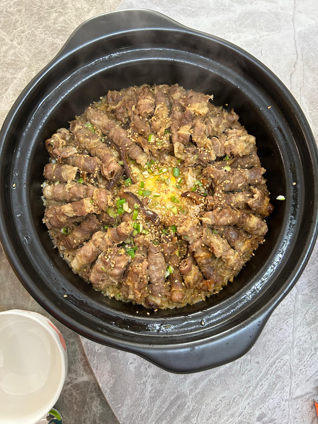 牛肉煲仔饭 - 添饭小哥哥