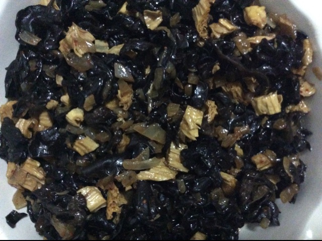 洋葱木耳炒腐竹