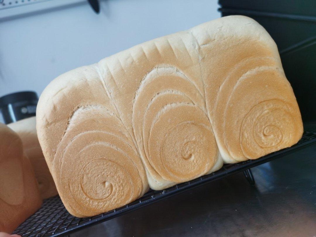 吐司，奶香手撕面包，超级香浓