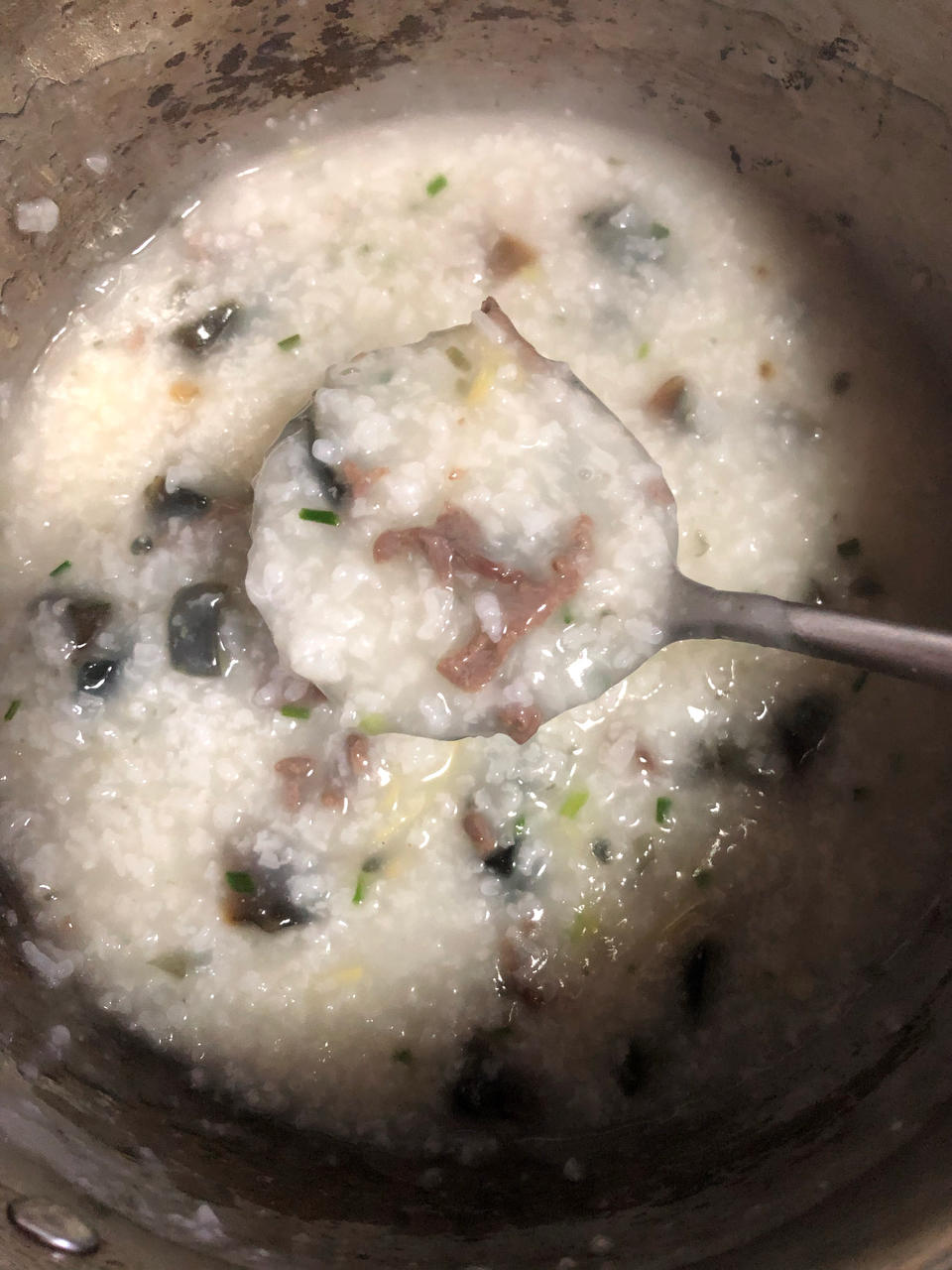 妈妈👩教我做的皮蛋瘦肉粥🥣简单快捷美味😋