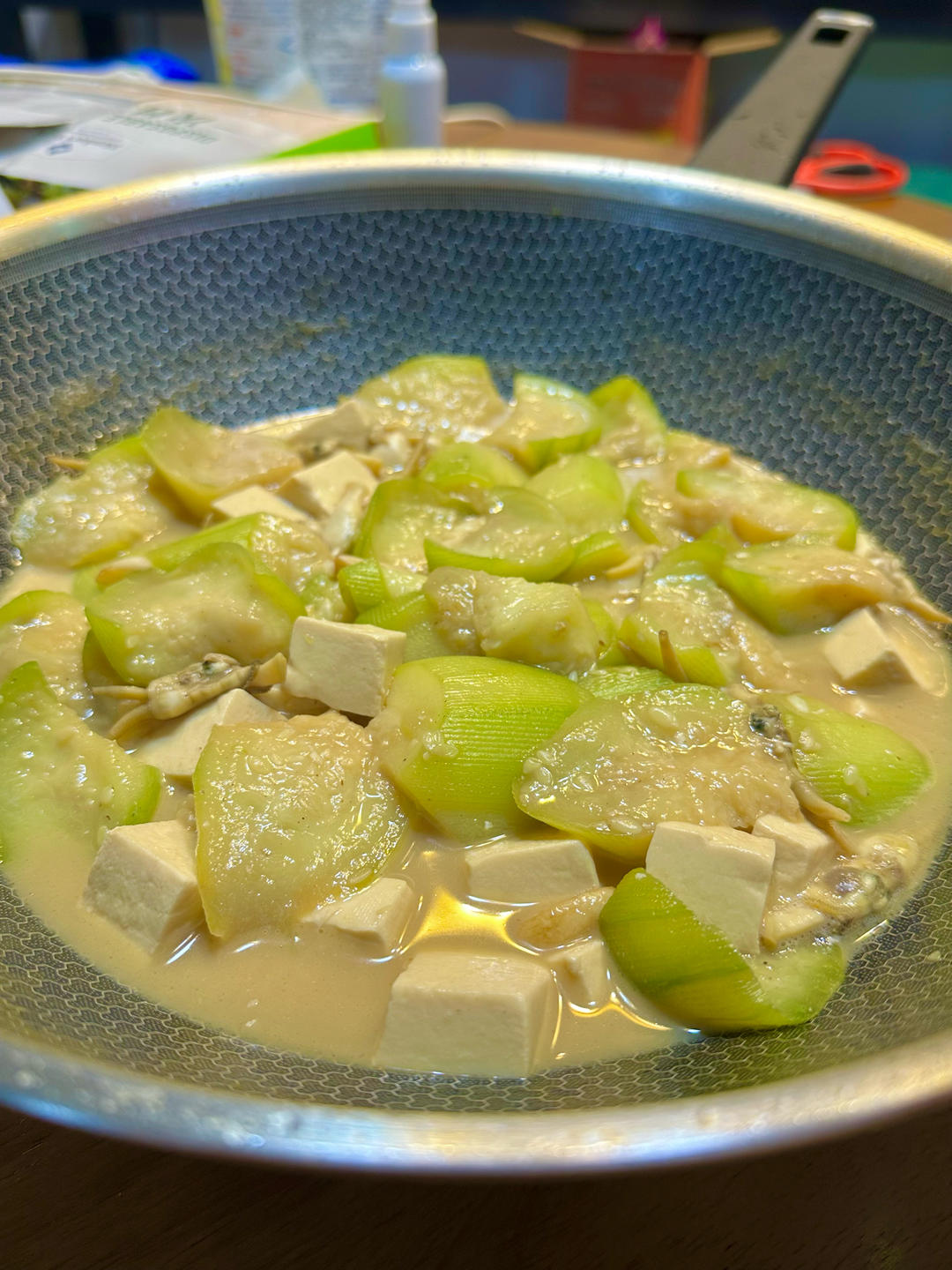 适合夏天一款清爽丝瓜豆腐汤（丝瓜不黑的小秘密）