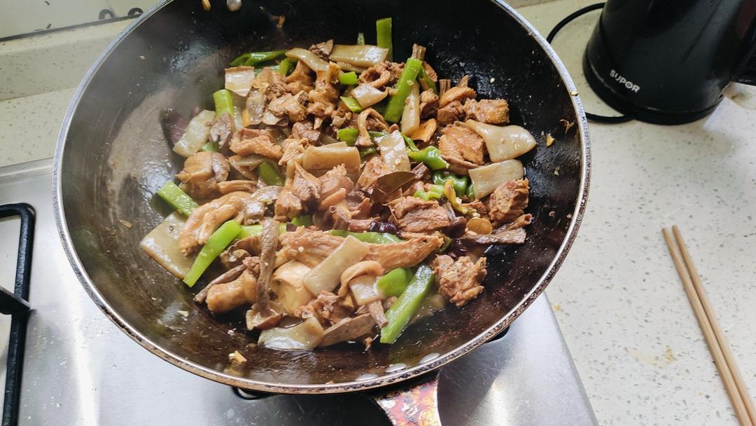 魔芋烧鸭（好吃到汤都不忍倒掉）