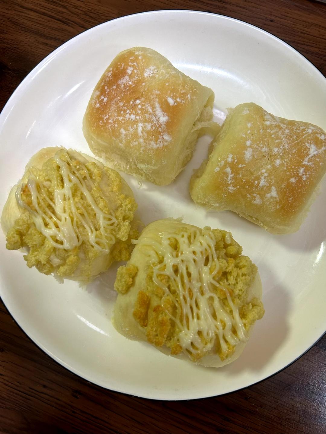 一次发酵同样松软的椰蓉小面包