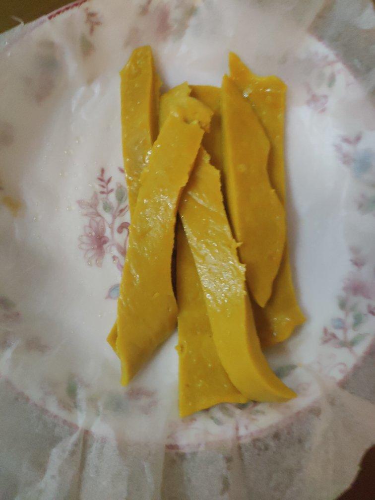 宝宝辅食——奶香南瓜条（10M+）