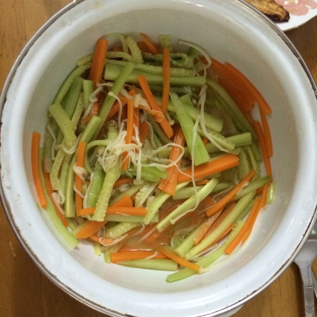 凉拌金针菇