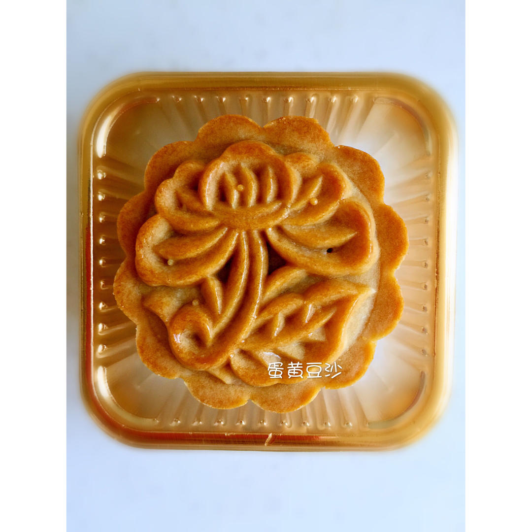 广式月饼－－蛋黄豆沙月饼
