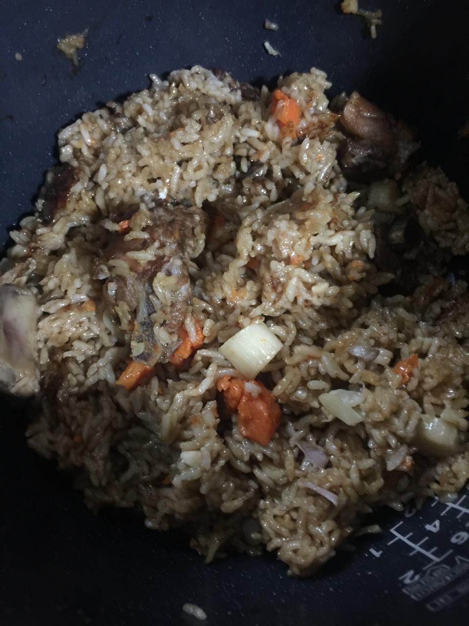 喷香排骨焖饭