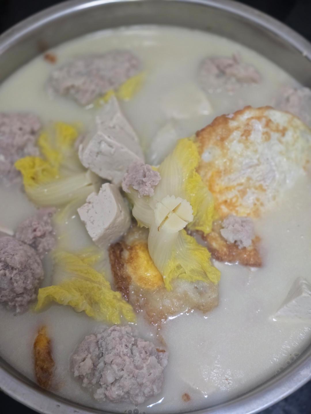 鲫鱼豆腐汤