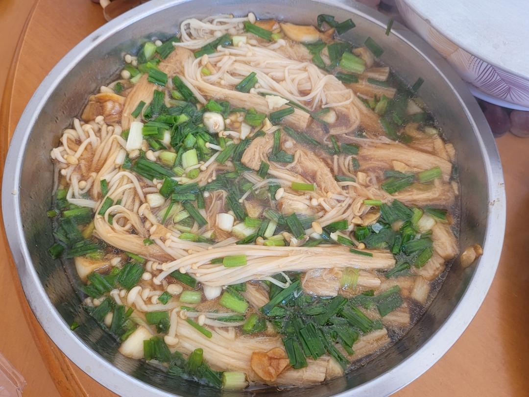 超级下饭的蒜蓉金针菇！好吃到爆