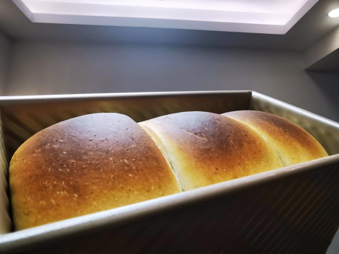 升级版奶香手撕吐司