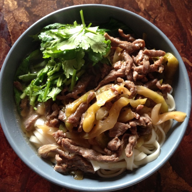 榨菜香菇肉丝面