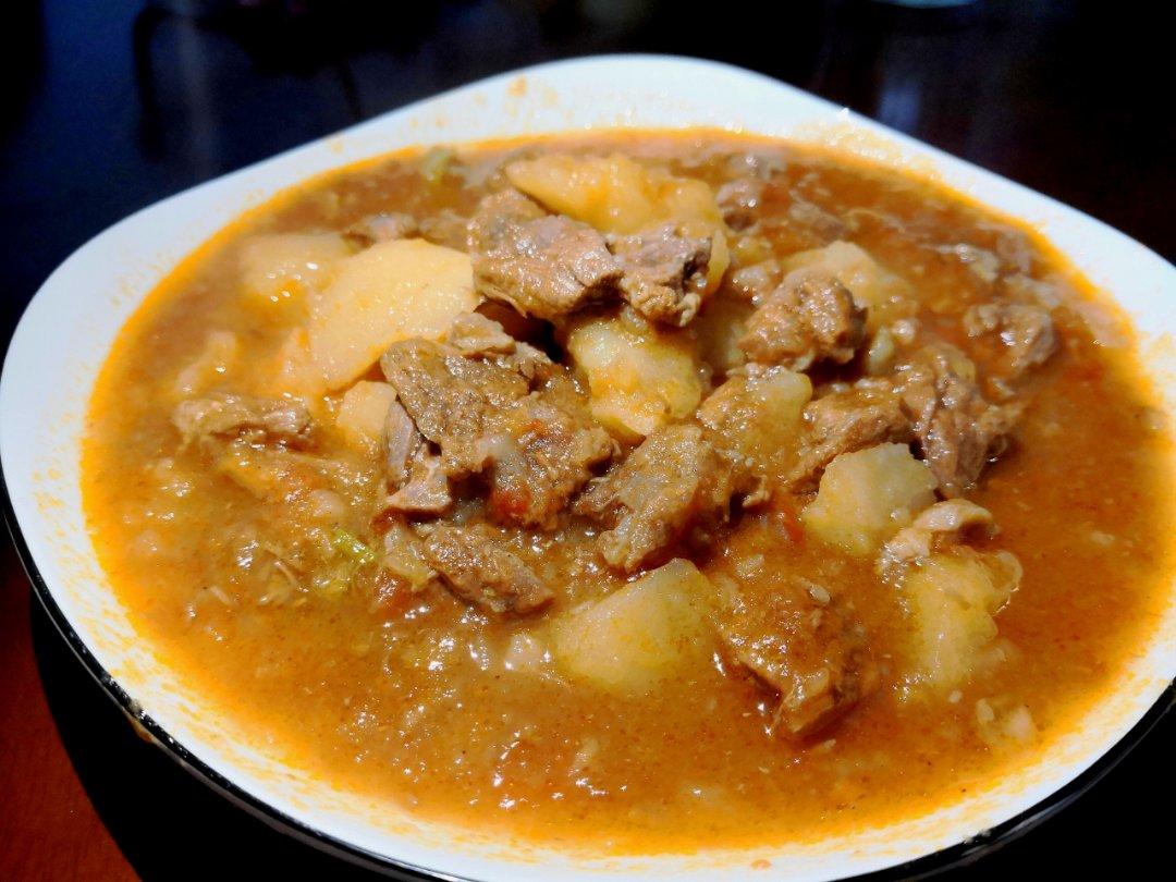 番茄土豆炖牛腩