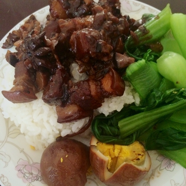 洋葱酥卤肉饭