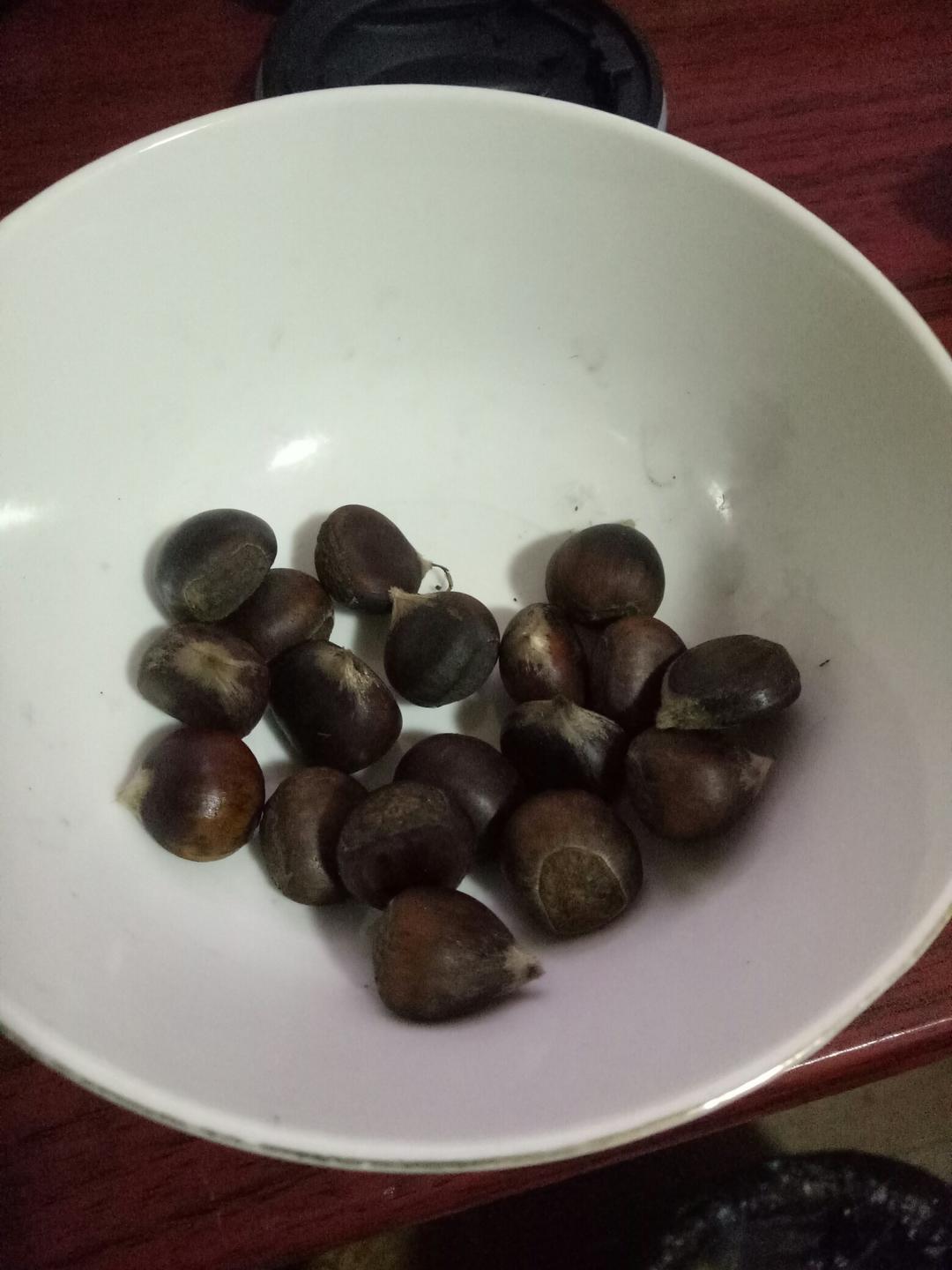 慵懒美丽的栗子