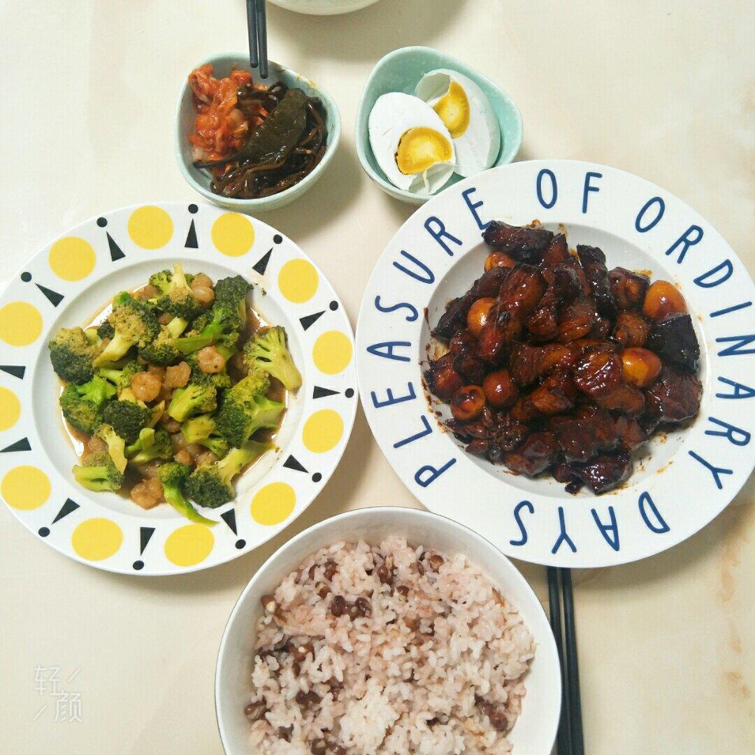 加了鹌鹑蛋后，这盘红烧肉，美味的逆天啦——鹌鹑蛋烧肉（孔瑶食谱）