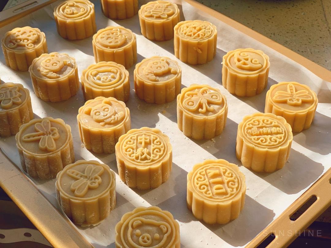 广式月饼—蛋黄莲蓉月饼