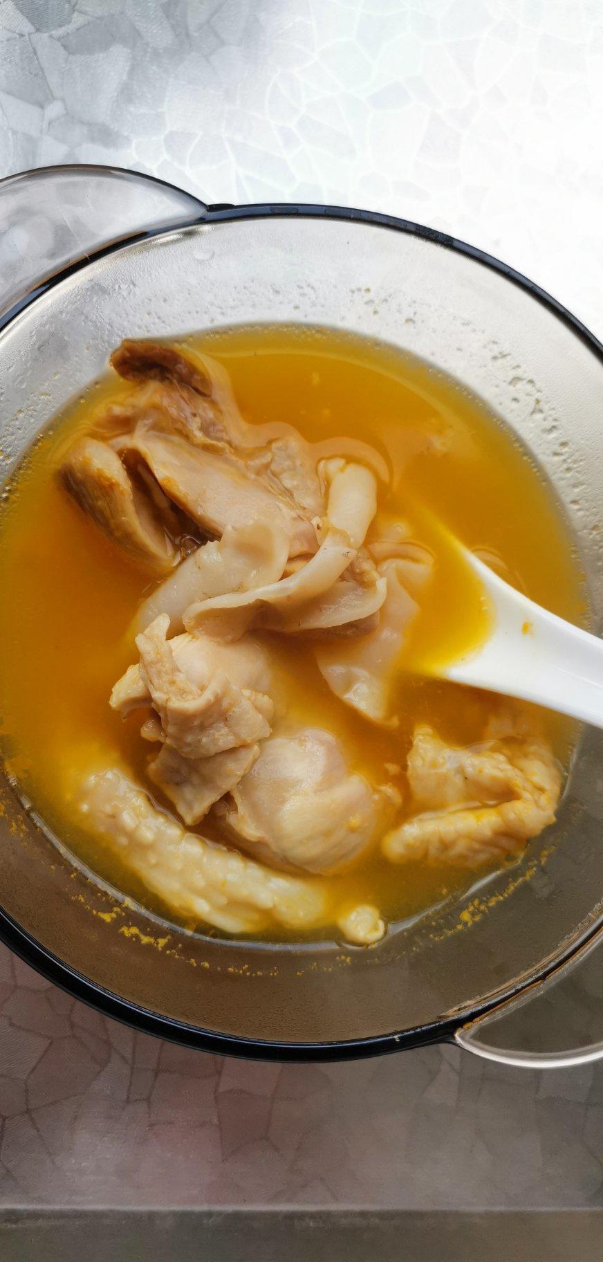 家里厨房的网红花胶鸡汤