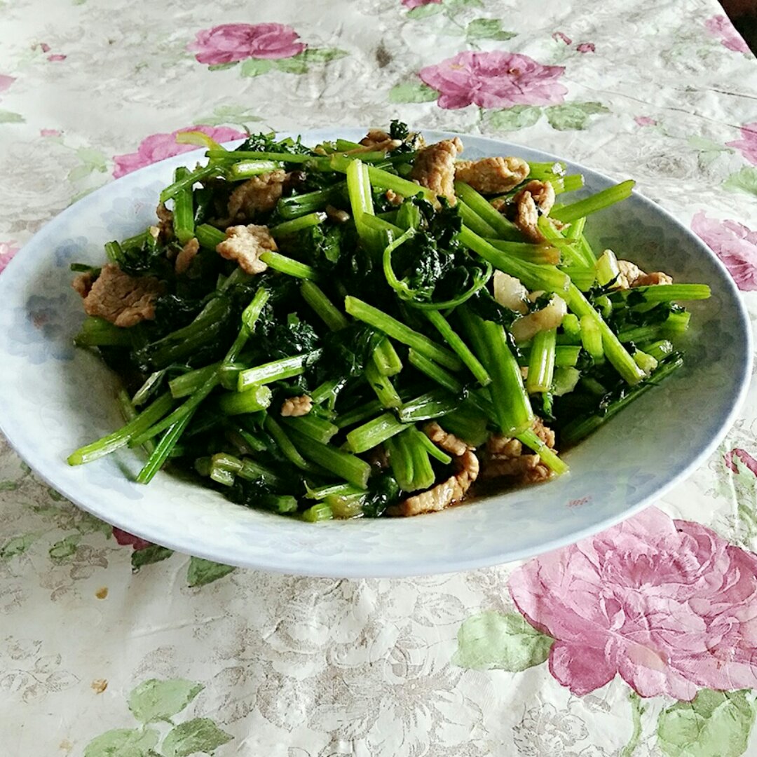 芹菜炒肉