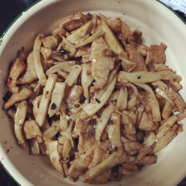 手撕杏鲍菇炒肉丝