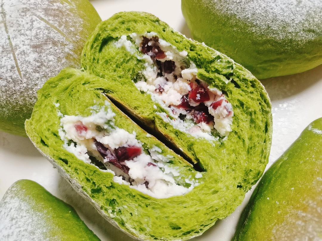 麻薯芋泥软欧包（波兰种·抹茶控）