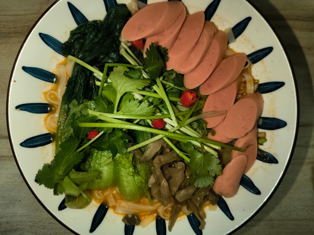 麻酱榨菜酸汤面