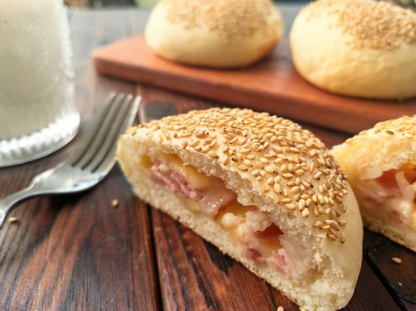 咸香口面包！培根火腿芝士熔岩面包！