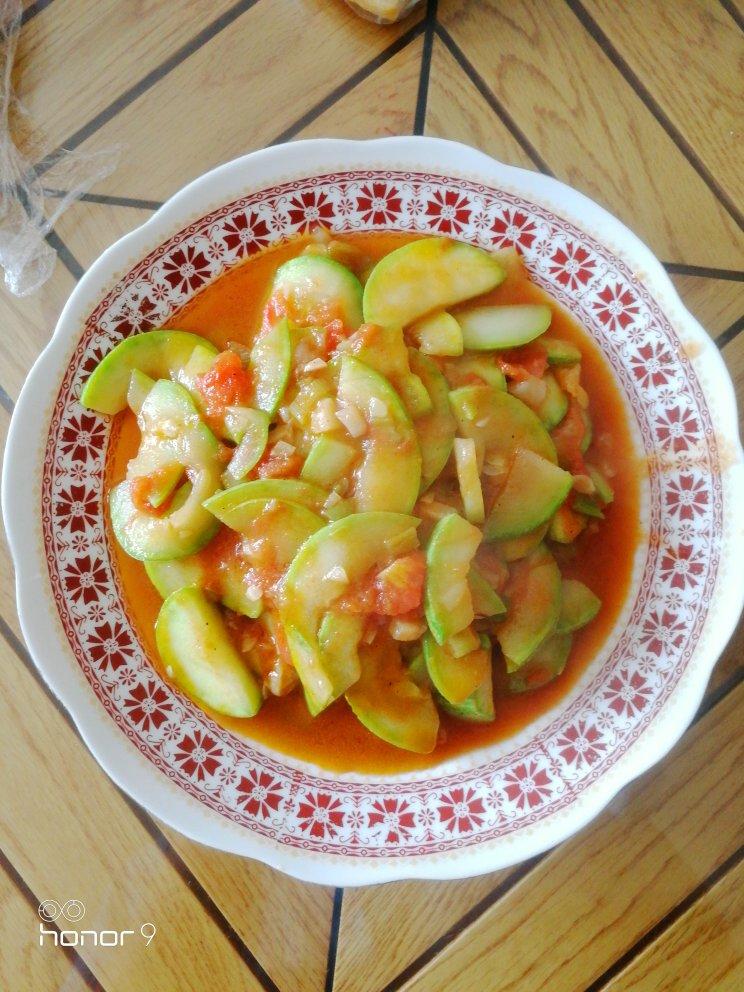 西红柿炒西葫芦