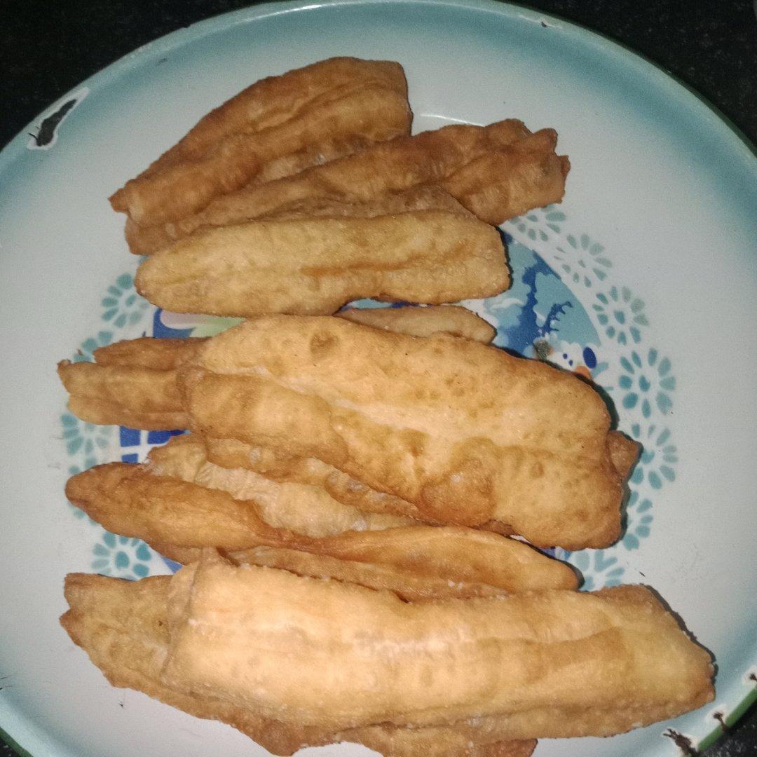 健康美味的家庭自制炸油条-只用酵母一次发酵