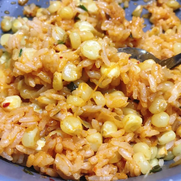 火炉火版 芝士泡菜玉米炒饭