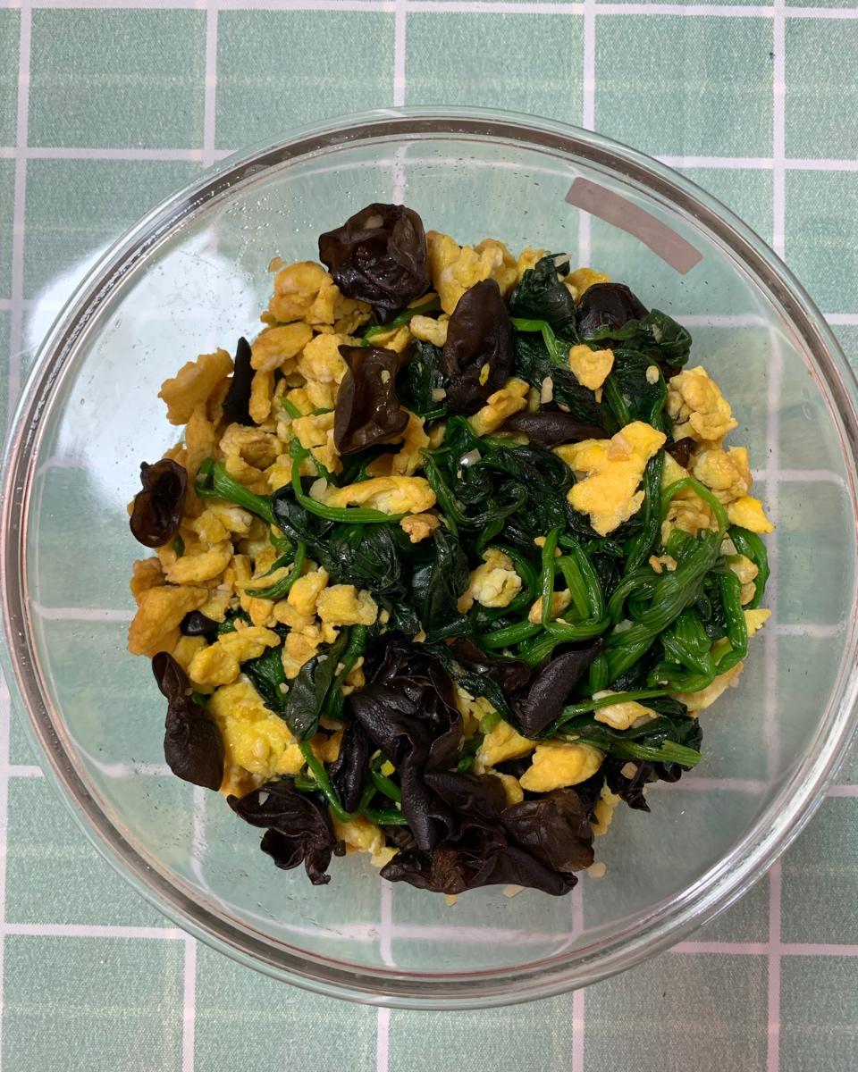 菠菜炒鸡蛋