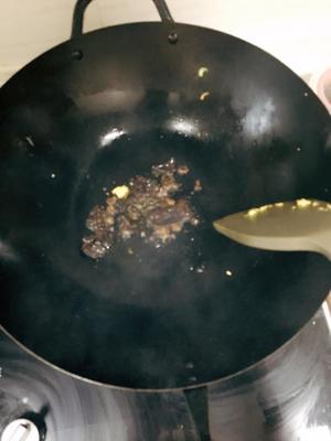 尖椒豆豉炒鸡蛋的做法 步骤4