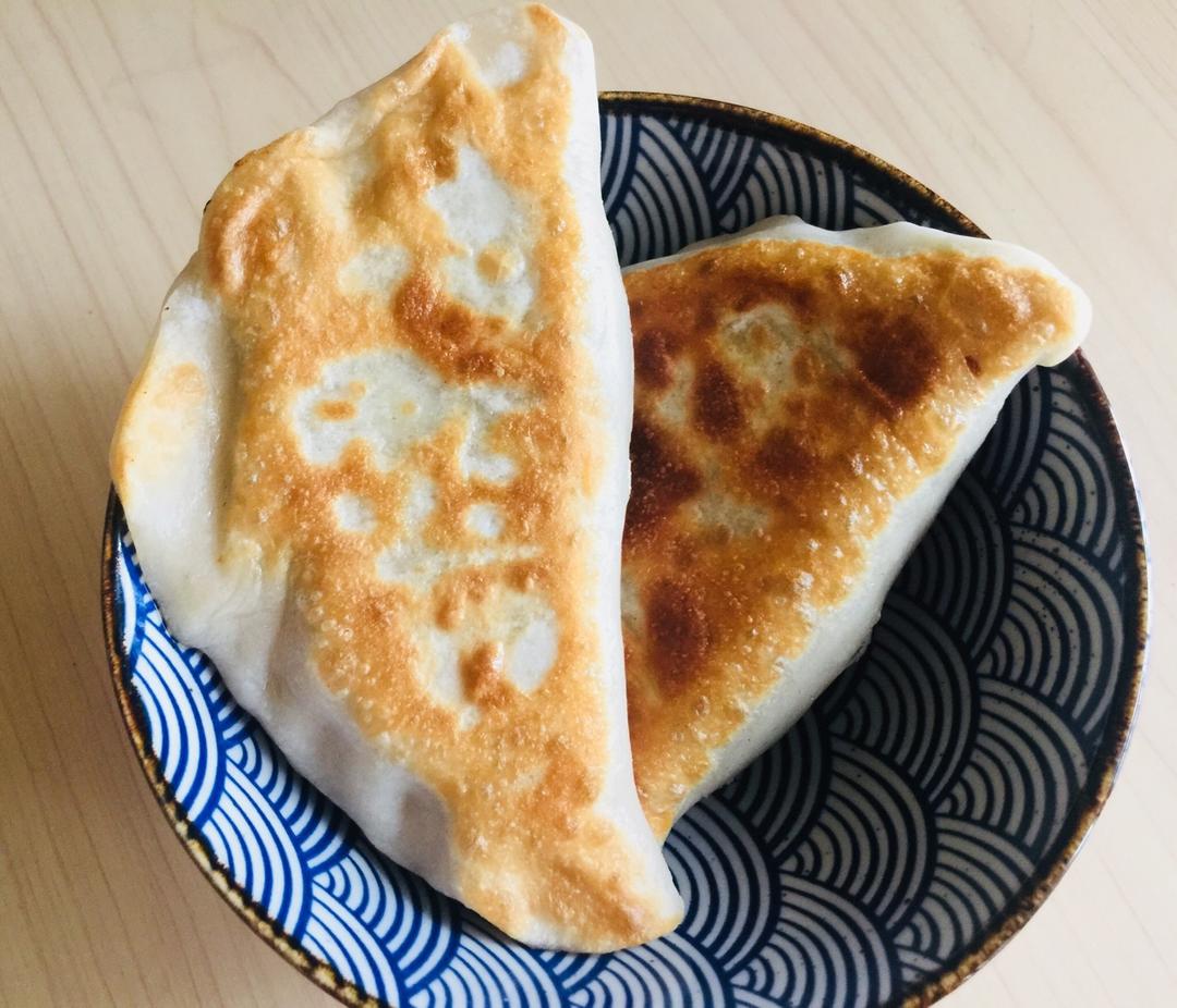 韭菜盒子 Chinese Leek and Egg Pasty