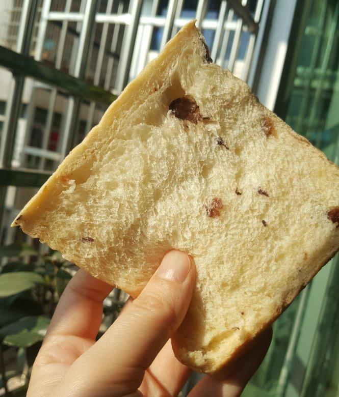 我最近每天做一个的葡萄干吐司，真的超松软好吃！