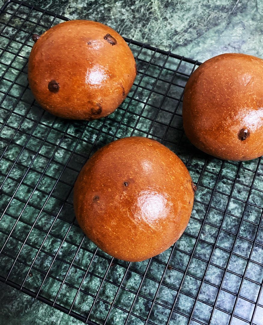 泡沫做的黑眼豆豆面包