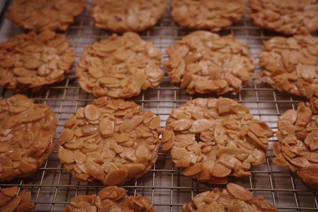 嘎嘣脆倍儿香的～杏仁瓦片脆