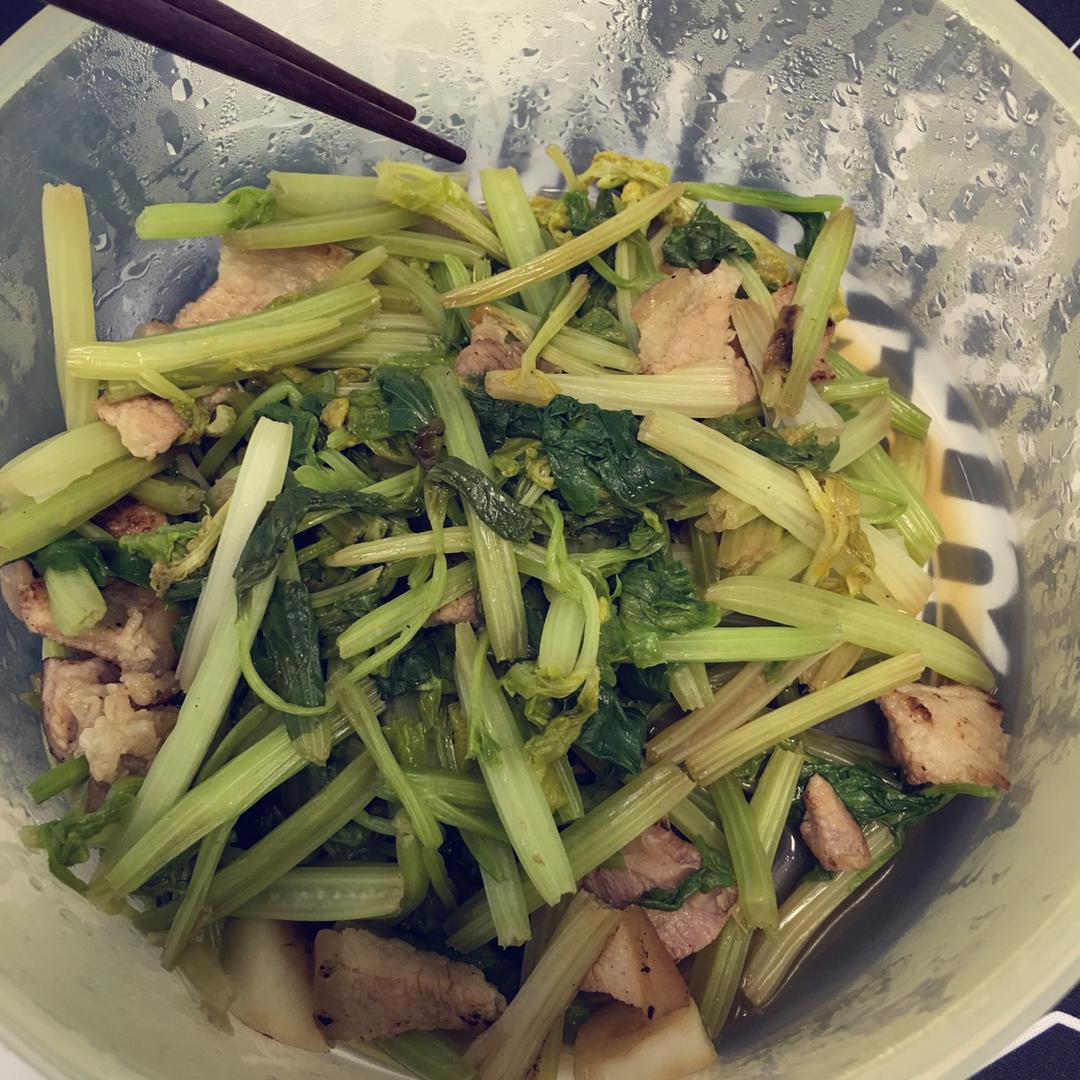 芹菜炒肉