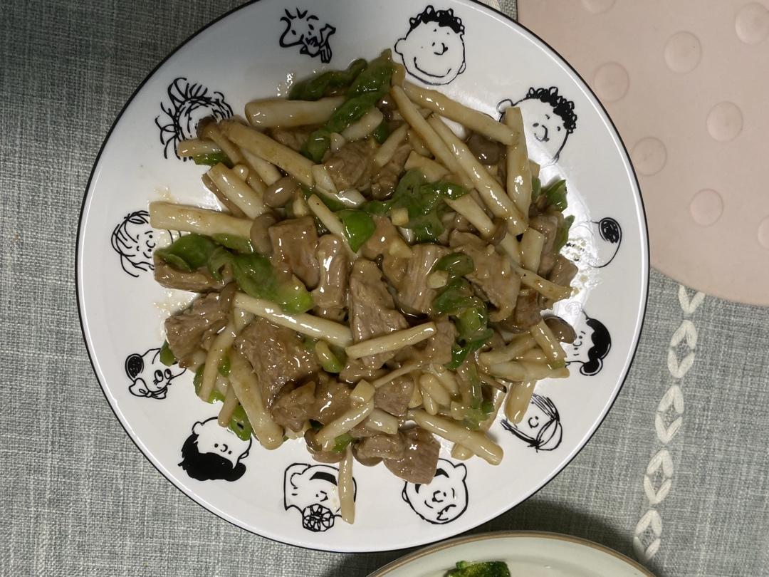 黑椒蟹味菇炒肉