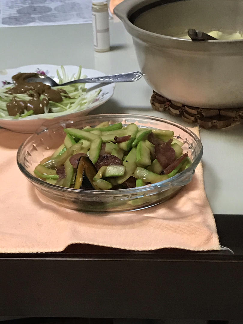 西葫芦炒腊肠