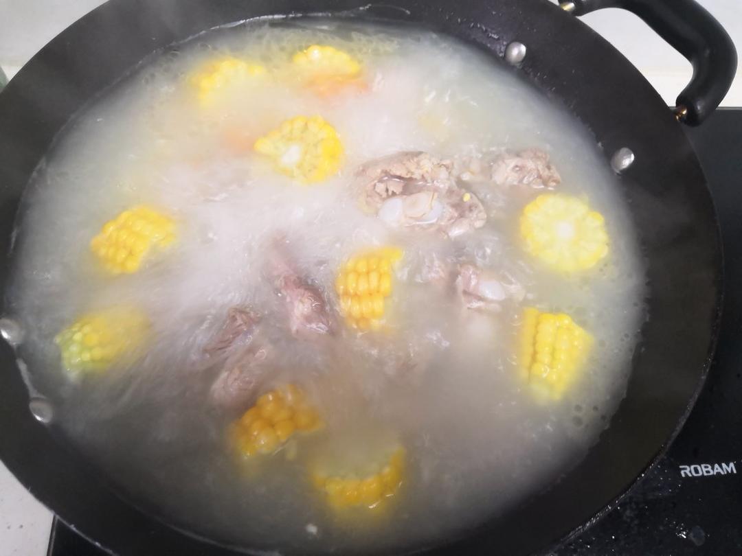 排骨玉米胡萝卜汤