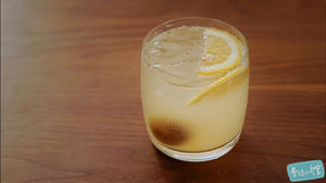 梅酒柠檬苏打【曼达小馆】 5款新年特饮的做法 步骤6
