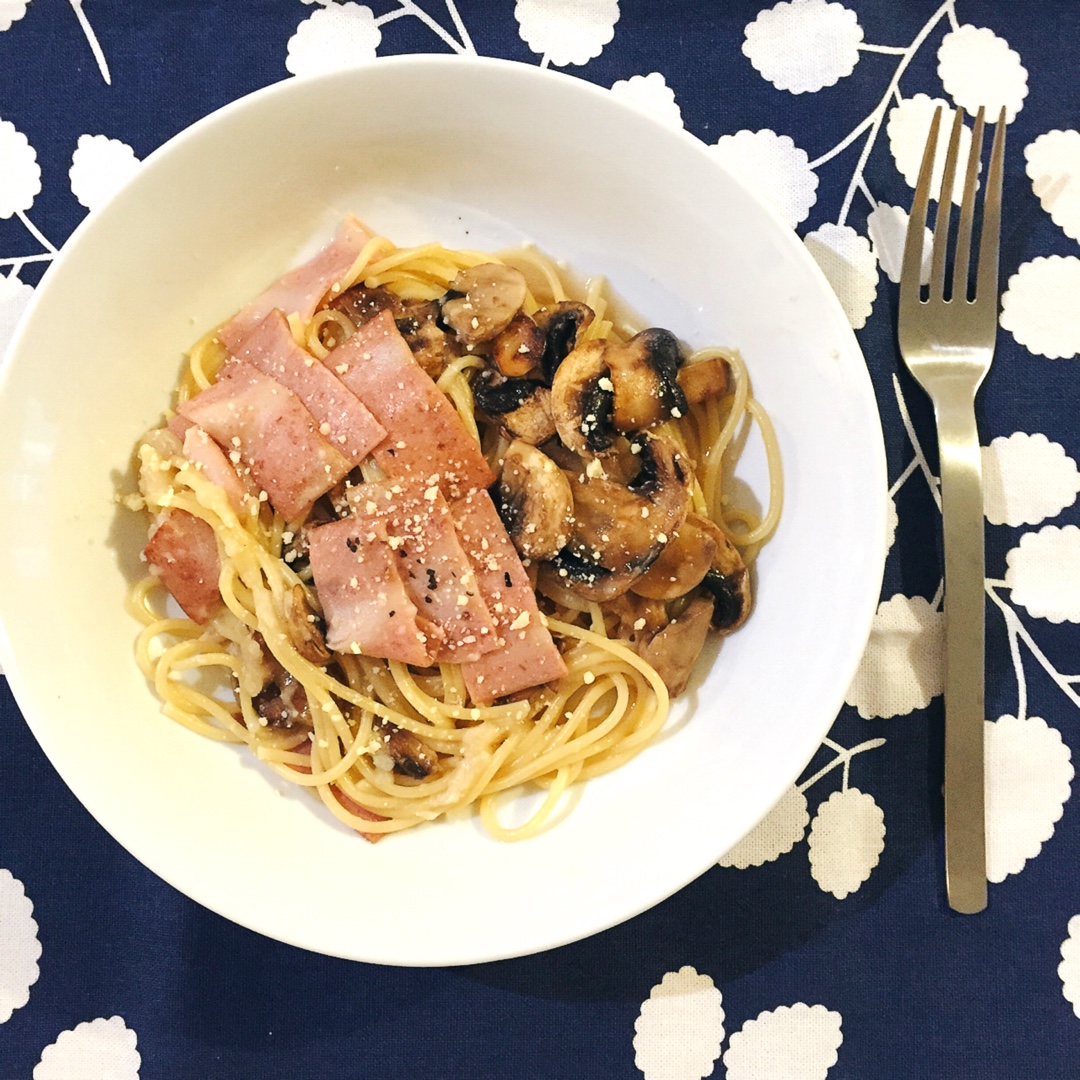 白蘑菇奶油培根意面