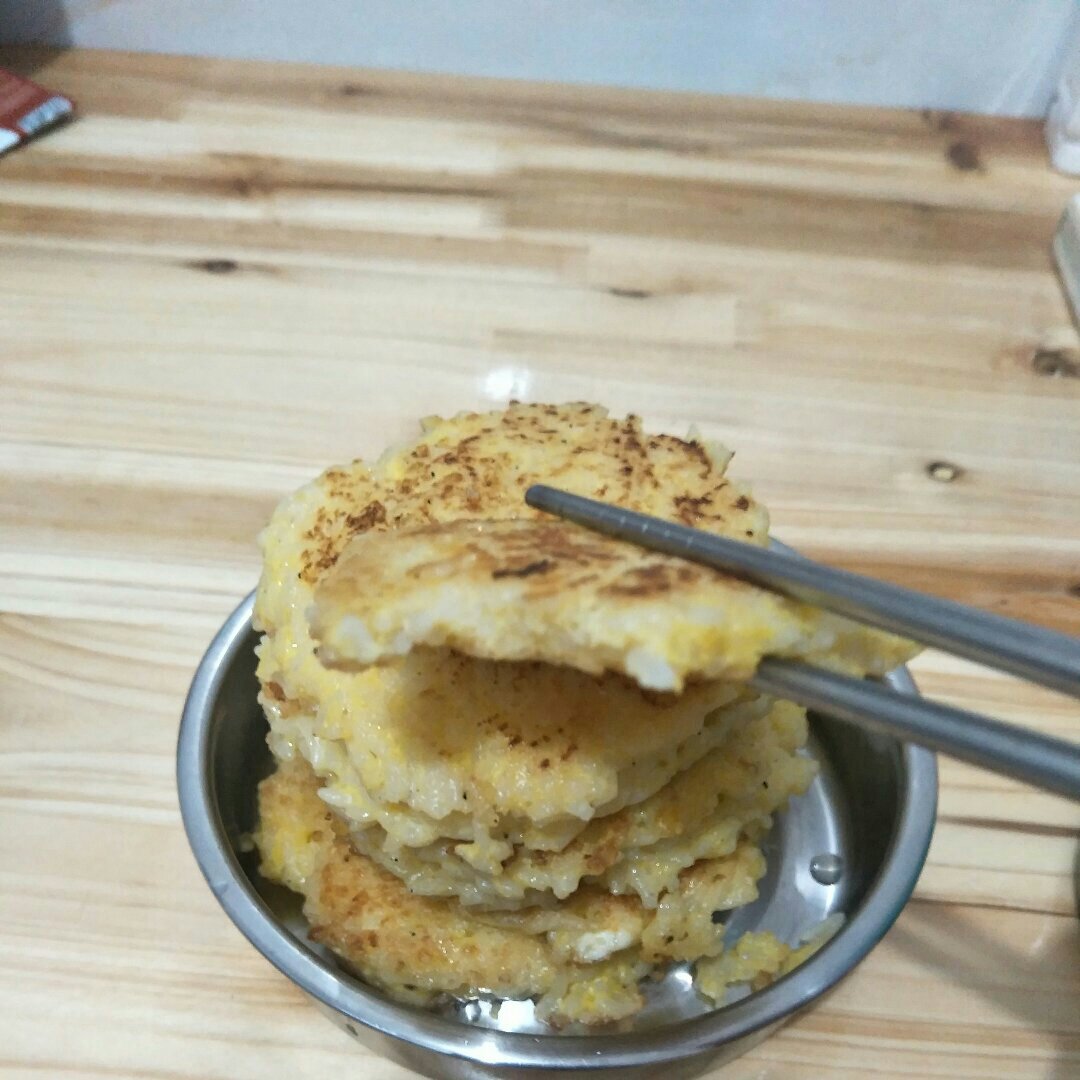 鸡蛋米饭饼