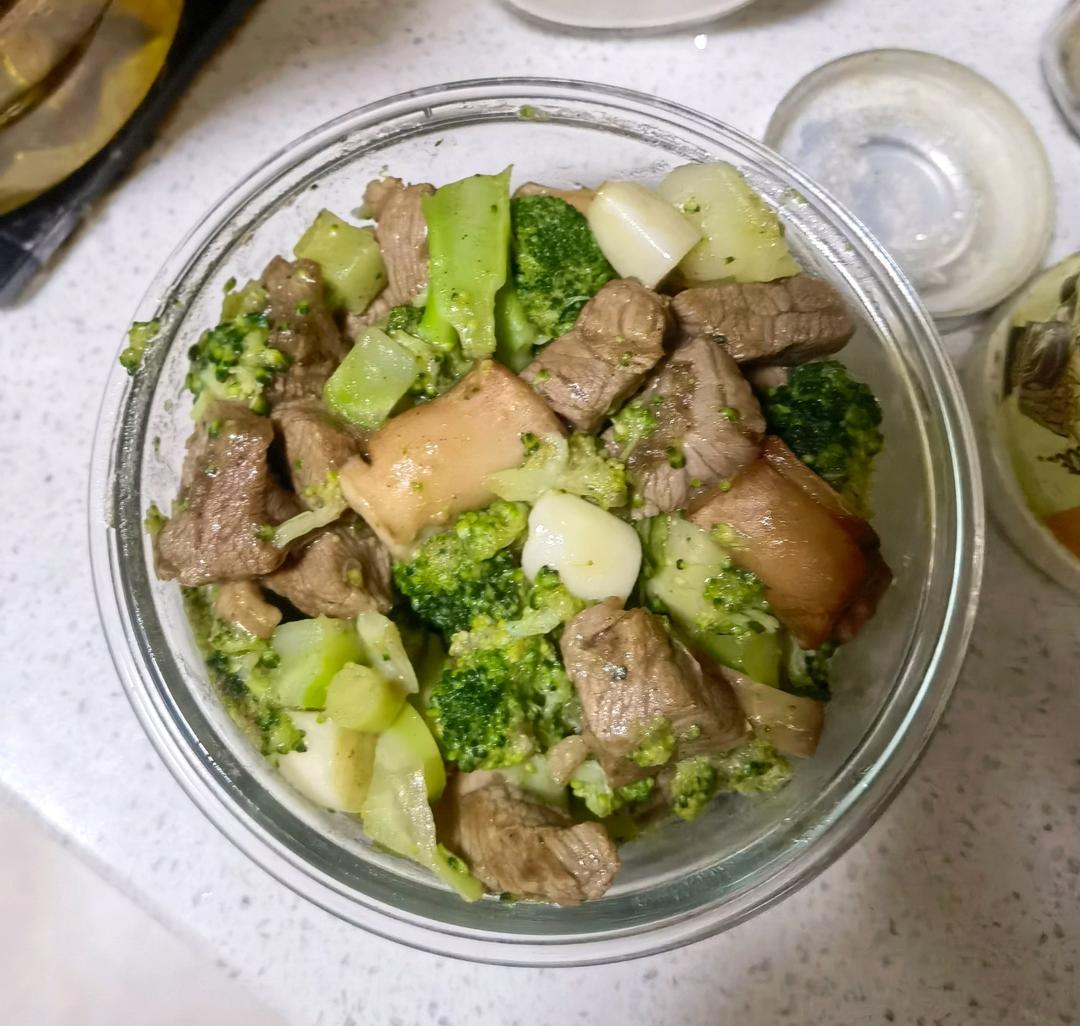 好吃到舔盘的蒜香黑椒牛肉粒