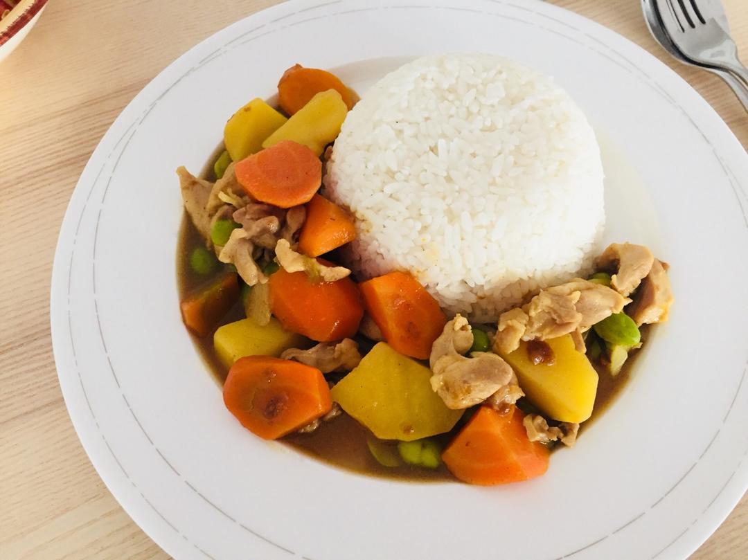 咖喱鸡肉饭