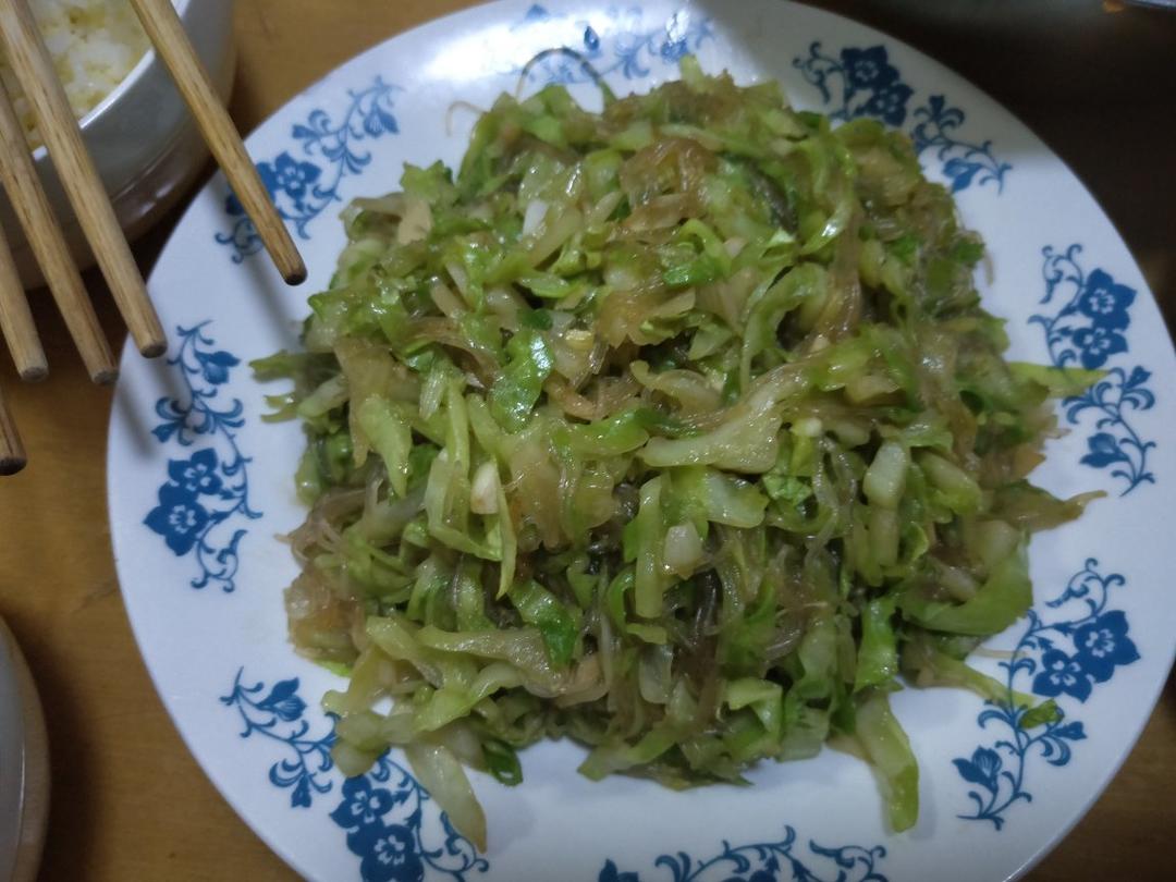 包菜粉丝炒鸡蛋