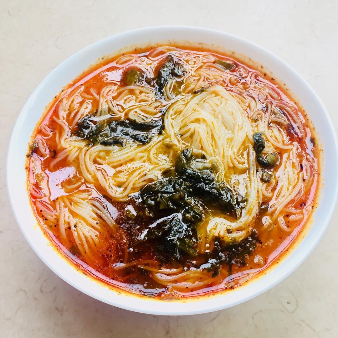 juliajue做的老坛酸菜米线