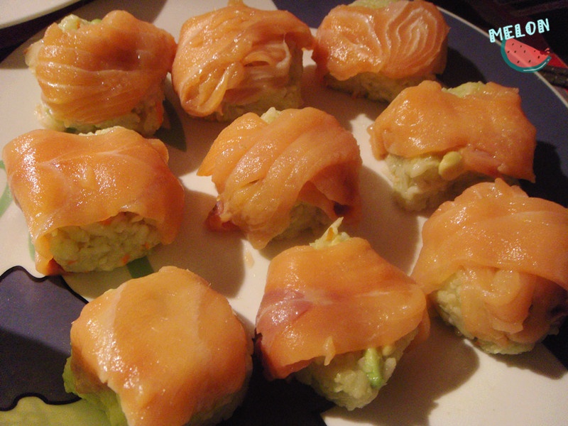 鳄梨三文鱼寿司